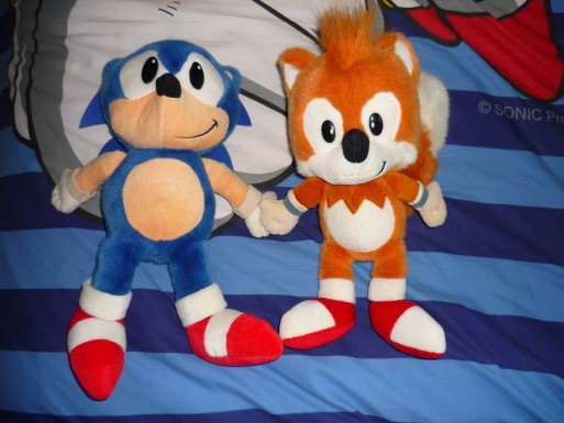 Sonic___Tails_plushies_by_OrangeUnicorn1984