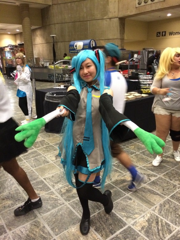 Miku is dual wielding leeks and is ready to smack down in some Phantasy Star Portable 2